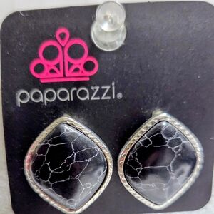 Small paparazzi Black Marble-Effect Cushion Earrings